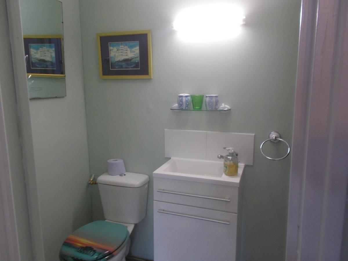 Bed and Breakfast Webb'S Of Glomel Esterno foto