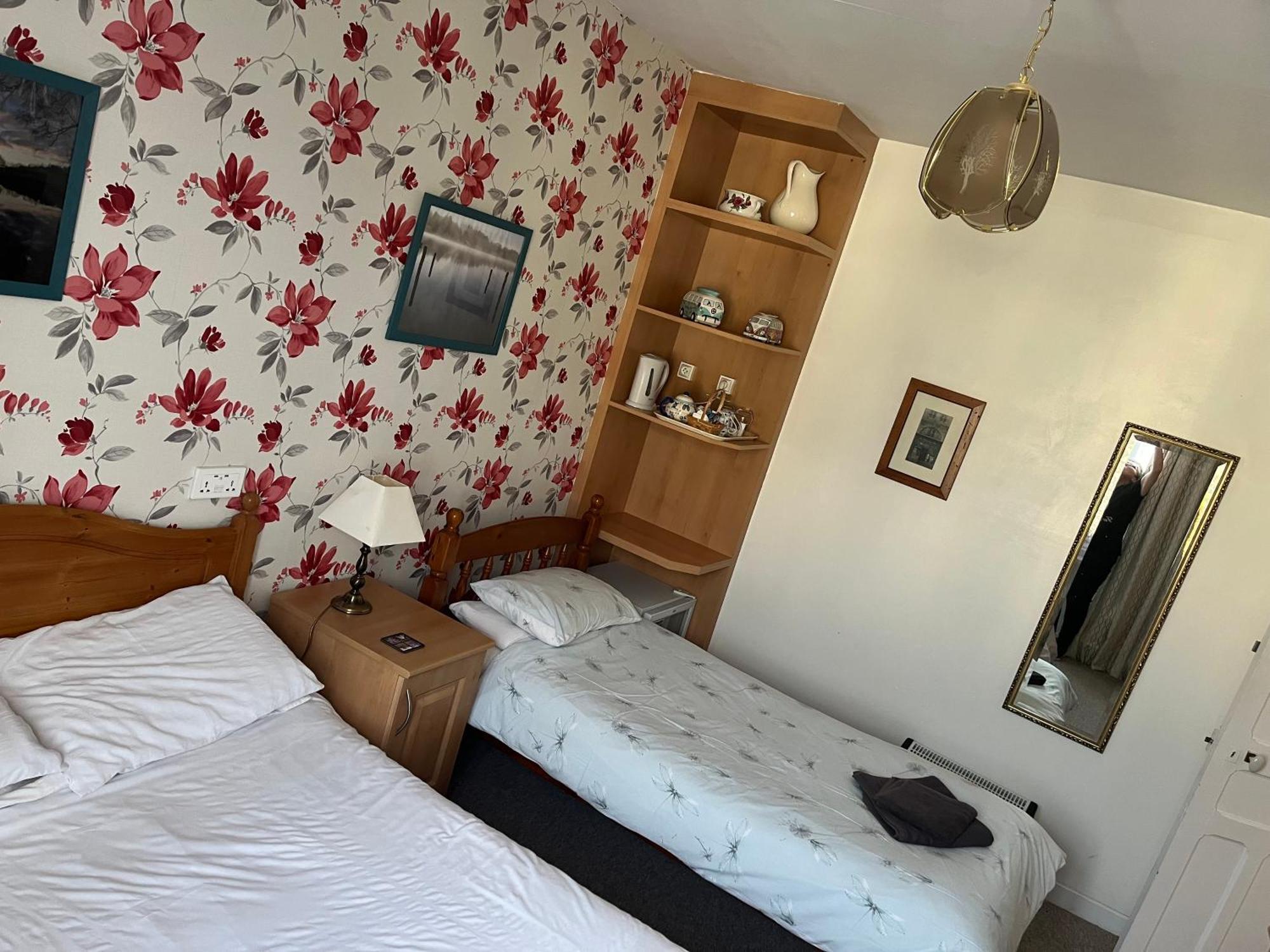 Bed and Breakfast Webb'S Of Glomel Esterno foto