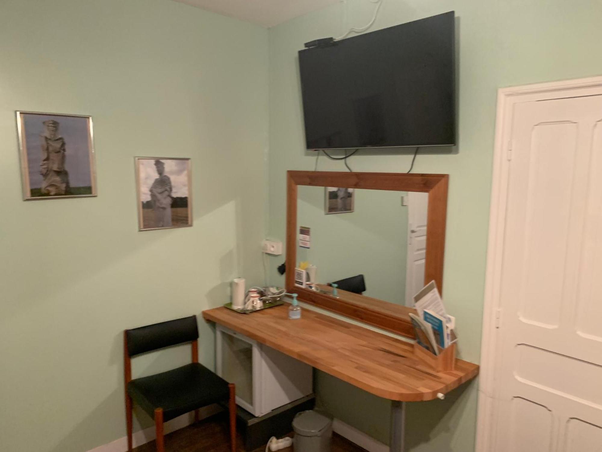 Bed and Breakfast Webb'S Of Glomel Esterno foto