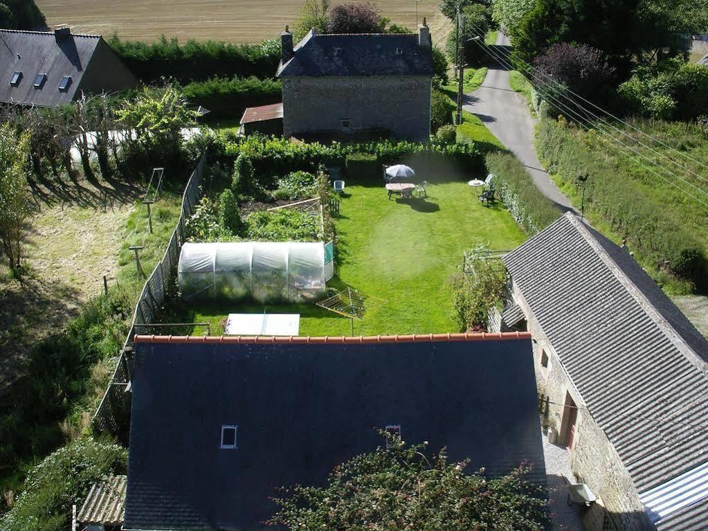 Bed and Breakfast Webb'S Of Glomel Esterno foto