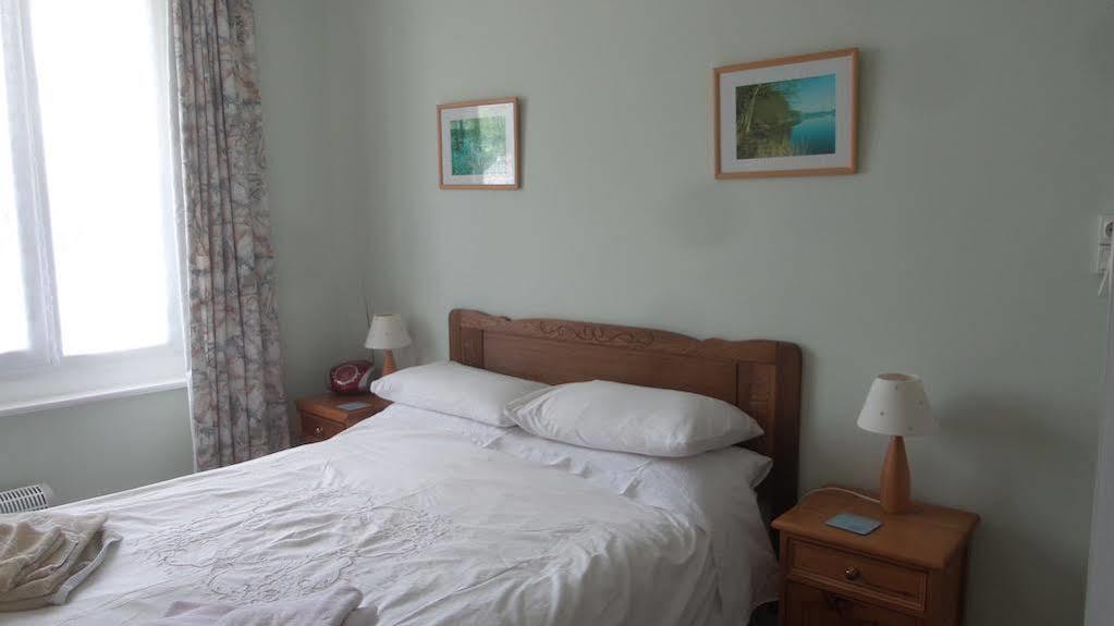 Bed and Breakfast Webb'S Of Glomel Esterno foto